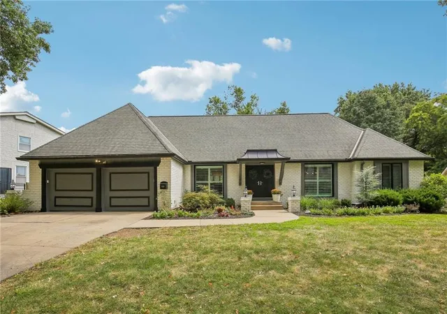 Photo 1 of Single family home for sale at 9029 Rosewood Dr, Prairie Village, KS 66207 | MLS# 2640067 | Listing updated on 2026-09-24