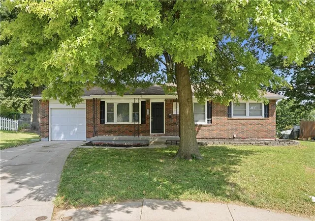 Photo 1 of Single family home for sale at 3920 Crane Ave, Independence, MO 64055 | MLS# 2640074 | Listing updated on 2026-09-15