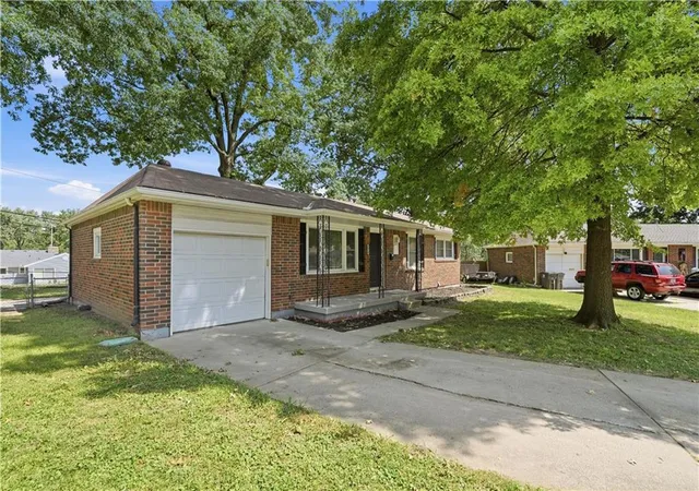 Photo 2 of Single family home for sale at 3920 Crane Ave, Independence, MO 64055 | MLS# 2640074 | Listing updated on 2026-09-15