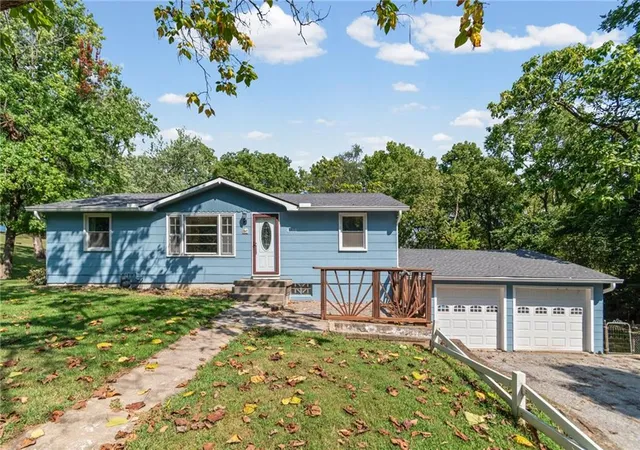 Photo 2 of Sale Pending at 4516 Nw Gleason Rd, Kansas City, MO 64151 | MLS# 2640082 | Listing updated on 2026-09-15