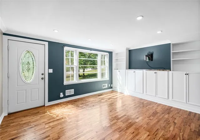 Photo 3 of Sale Pending at 4516 NW Gleason Rd, Kansas City, MO 64151 | MLS# 2640082 | Listing updated on 2026-09-15