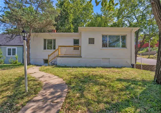 Photo 1 of Single family home for sale at 2663 Grandview Blvd, Kansas City, KS 66102 | MLS# 2640088 | Listing updated on 2026-09-14