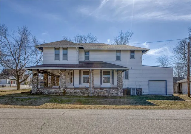 Photo 3 of Single family home for sale at 400 S Washington St, Galena, KS 66739 | MLS# 2640093 | Listing updated on 2026-09-14