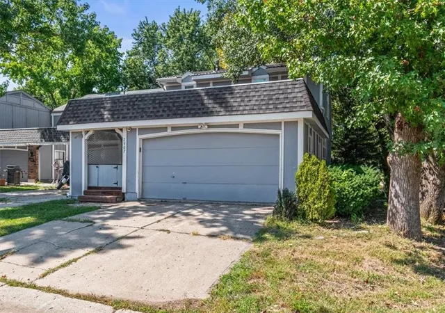 Photo 1 of Townhouse for sale at 2907 Nw 4th Street Ter, Blue Springs, MO 64014 | MLS# 2640123 | Listing updated on 2026-09-13