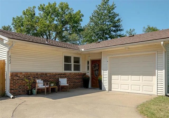 Photo 2 of Single family home for sale at 622 E 10th Street, Ottawa, KS 66067 | MLS# 2640125 | Listing updated on 2026-10-02