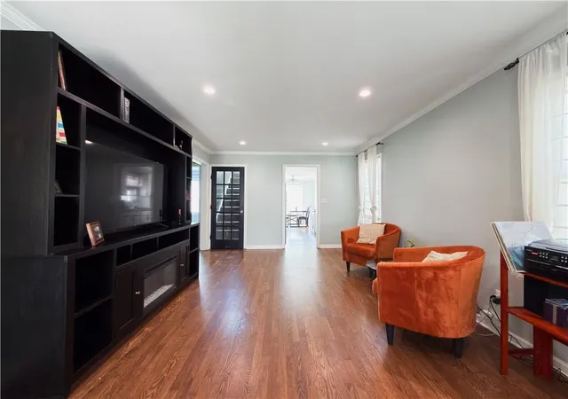 Photo 3 of Sale Pending at 1007 E 22nd Avenue, Kansas City, MO 64116 | MLS# 2640136 | Listing updated on 2026-09-11