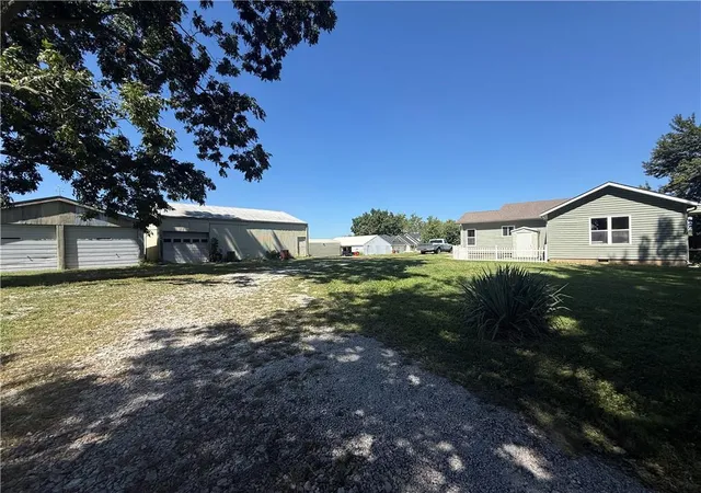 Photo 2 of Single family home for sale at 663 Golf Rd, Lexington, MO 64067 | MLS# 2640155 | Listing updated on 2026-09-15