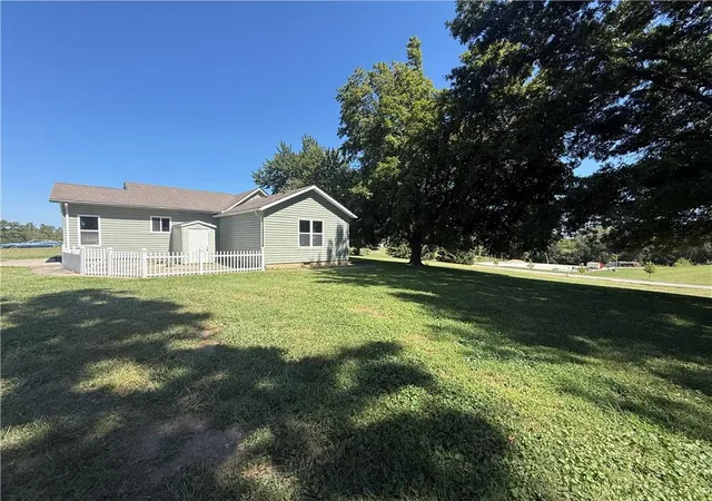 Photo 3 of Single family home for sale at 663 Golf Rd, Lexington, MO 64067 | MLS# 2640155 | Listing updated on 2026-09-15