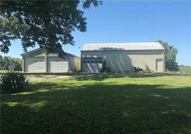 Photo 3 of Single family home for sale at 663 Golf Rd, Lexington, MO 64067 | MLS# 2640155 | Listing updated on 2026-09-15