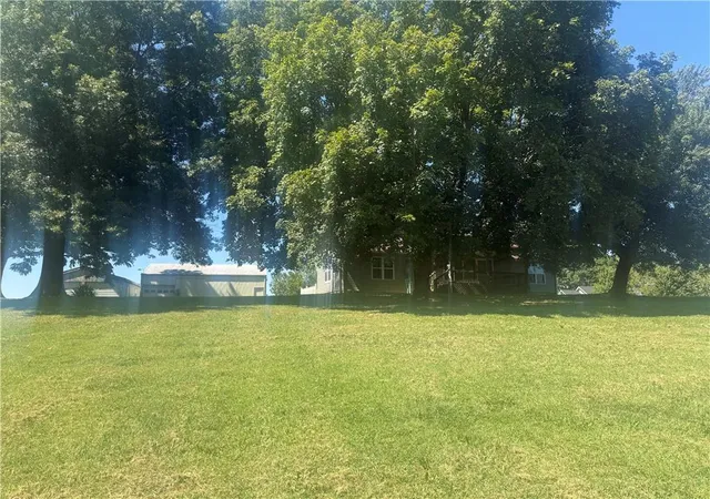 Photo 4 of Single family home for sale at 663 Golf Rd, Lexington, MO 64067 | MLS# 2640155 | Listing updated on 2026-09-15