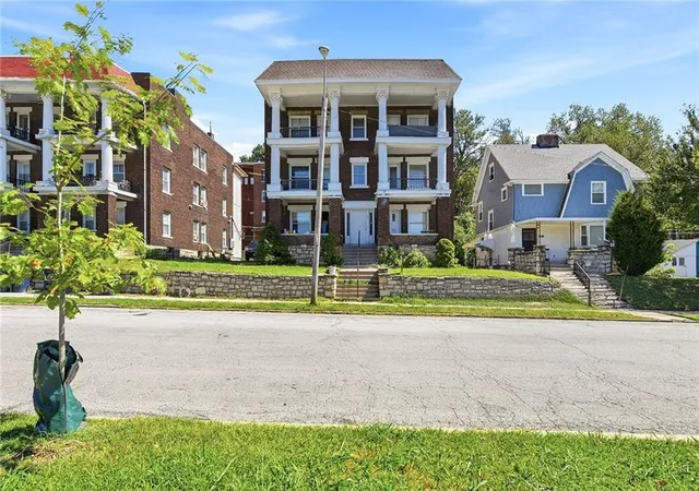 Single family home for sale at 305 Bellefontaine Ave, Kansas City, MO 64124 | MLS# 2640156 | Listing updated on 2026-09-14
