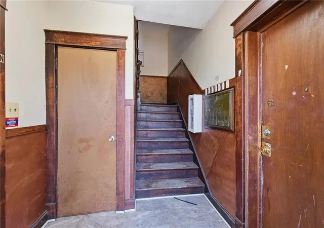 Photo 3 of Single family home for sale at 305 Bellefontaine Ave, Kansas City, MO 64124 | MLS# 2640156 | Listing updated on 2026-09-14