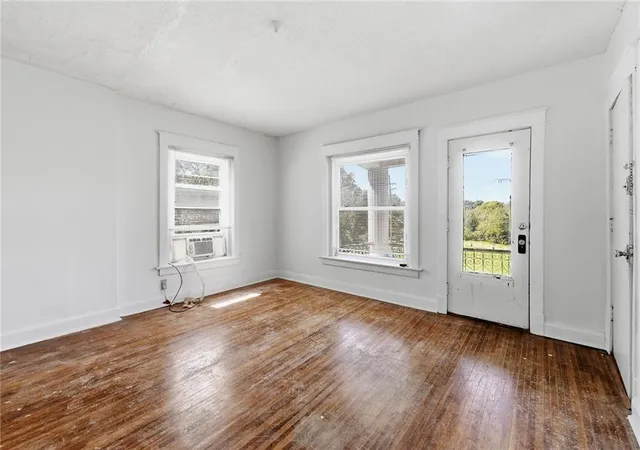Photo 4 of Single family home for sale at 305 Bellefontaine Ave, Kansas City, MO 64124 | MLS# 2640156 | Listing updated on 2026-09-14