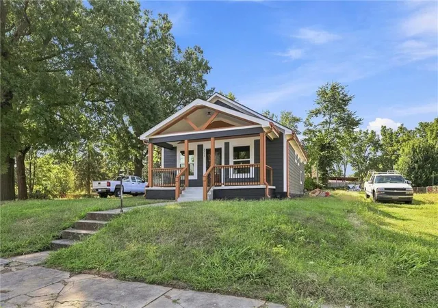 Photo 3 of Single family home for sale at 6717 E 18th Street, Kansas City, MO 64126 | MLS# 2640167 | Listing updated on 2026-09-15