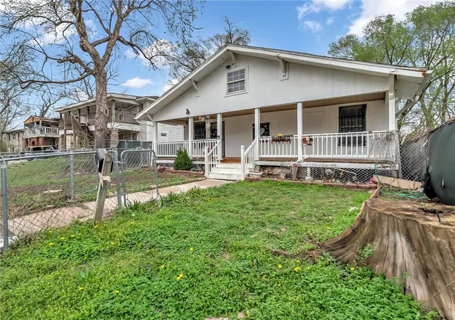 Photo 2 of Single family home for sale at 417 Wallace Ave, Kansas City, MO 64125 | MLS# 2640205 | Listing updated on 2026-09-10