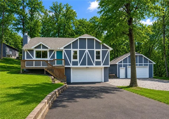 Photo 1 of Sale Pending at 4211 Leavenworth Rd, Kansas City, KS 66104 | MLS# 2640243 | Listing updated on 2026-09-13