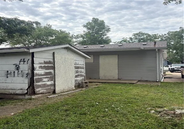 Photo 3 of Single family home for sale at 2524 Essex St, Kansas City, KS 66103 | MLS# 2640255 | Listing updated on 2026-09-11