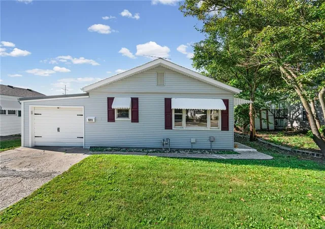 Photo 2 of Sale Pending at 911 W 3rd Street, Cameron, MO 64429 | MLS# 2640274 | Listing updated on 2026-09-12