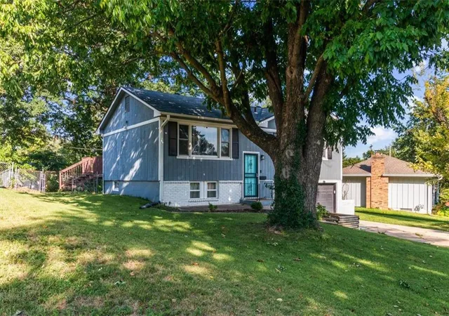 Photo 1 of Single family home for sale at 8302 Manning Ave, Raytown, MO 64138 | MLS# 2640288 | Listing updated on 2026-09-15