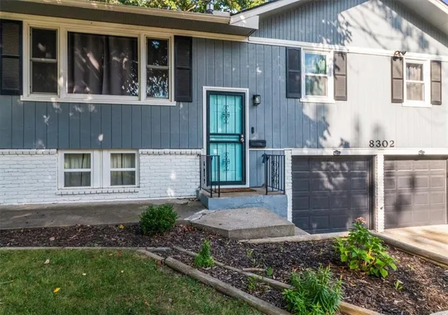 Photo 2 of Single family home for sale at 8302 Manning Ave, Raytown, MO 64138 | MLS# 2640288 | Listing updated on 2026-09-15