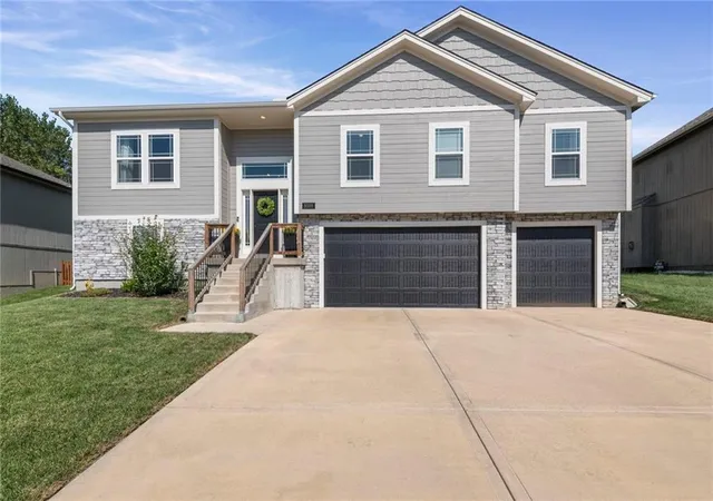 Photo 1 of Single family home for sale at 8508 Ne 99th Terrace, Kansas City, MO 64157 | MLS# 2640297 | Listing updated on 2026-09-24