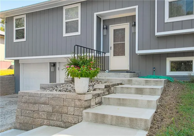 Photo 2 of Single family home for sale at 1120 Hickory St, Atchison, KS 66002 | MLS# 2640310 | Listing updated on 2026-09-13