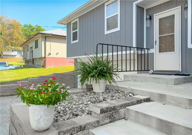 Photo 3 of Single family home for sale at 1120 Hickory St, Atchison, KS 66002 | MLS# 2640310 | Listing updated on 2026-09-13
