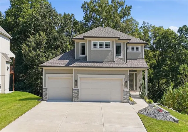 Single family home for sale at 5805 Thousand Oaks Dr, Kansas City, MO 64152 | MLS# 2640311