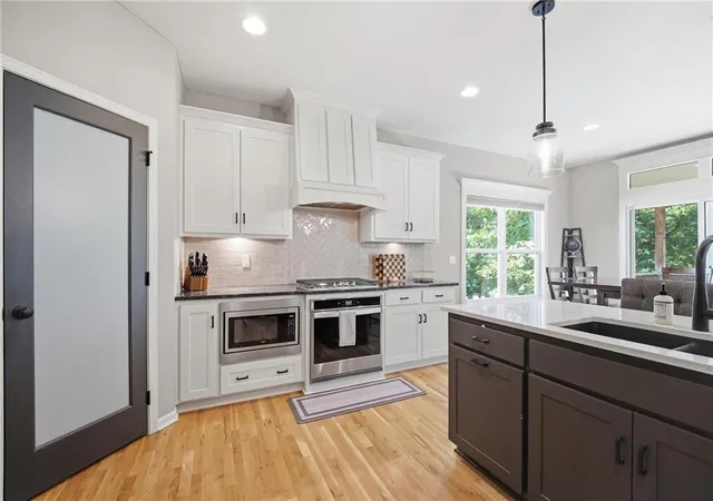 Photo 4 of Single family home for sale at 5805 Thousand Oaks Dr, Kansas City, MO 64152 | MLS# 2640311 | Listing updated on 2026-09-14