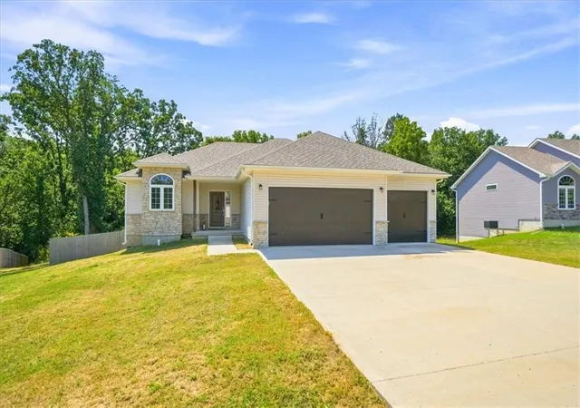 Photo 2 of Single family home for sale at 14 Se 230 Road, Warrensburg, MO 64093 | MLS# 2640324 | Listing updated on 2026-09-12