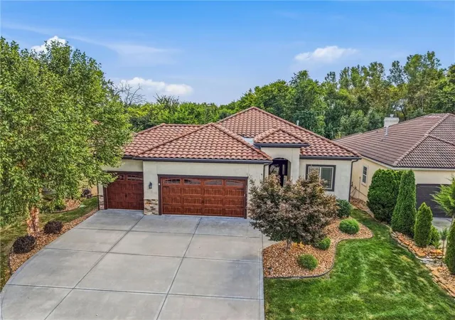 Photo 1 of Sale Pending at 1209 Sw 40th Street, Lees Summit, MO 64082 | MLS# 2640347 | Listing updated on 2026-09-10