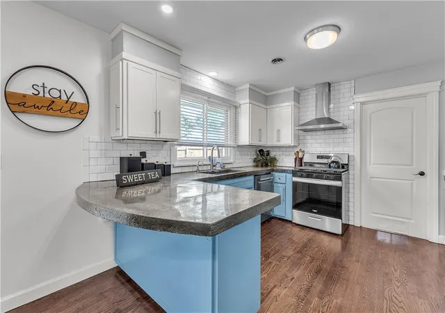 Photo 4 of Single family home for sale at 5 S Carriage Dr, Saint Joseph, MO 64506 | MLS# 2640349 | Listing updated on 2026-10-11