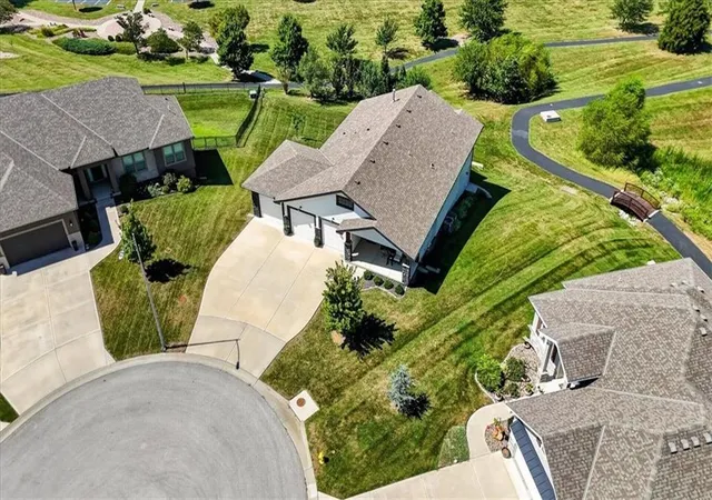 Photo 1 of Sale Pending at 1100 Ne Goshen Ct, Lees Summit, MO 64064 | MLS# 2640354 | Listing updated on 2026-09-15