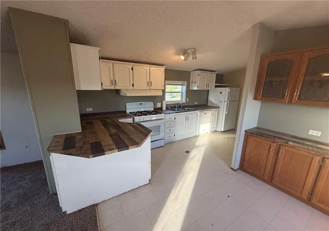 Photo 2 of Single family home for sale at 596 Jackson Rd, Pomona, KS 66076 | MLS# 2640364 | Listing updated on 2026-09-25