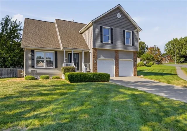 Photo 3 of Single family home for sale at 10232 Tracy Ave, Kansas City, MO 64155 | MLS# 2640404 | Listing updated on 2026-09-12