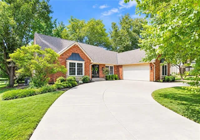 Photo 2 of Sale Pending at 10500 Farley St, Overland Park, KS 66212 | MLS# 2640416 | Listing updated on 2026-09-12