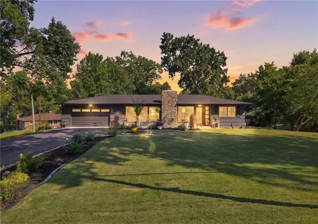 Photo 1 of Single family home for sale at 6004 Nw Crystal Pool Dr, Kansas City, MO 64151 | MLS# 2640452 | Listing updated on 2026-09-15