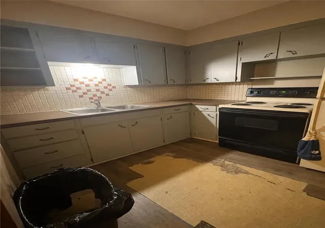 Photo 2 of Multi family home for sale at 746 Blue Ridge Blvd, Kansas City, MO 64125 | MLS# 2640470 | Listing updated on 2026-09-09