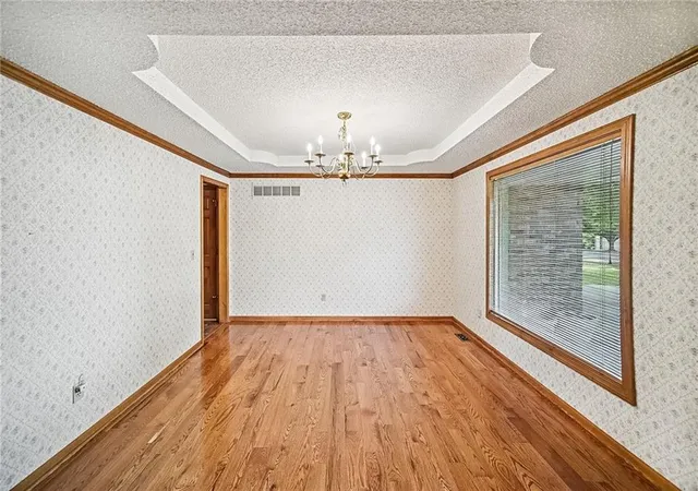 Photo 4 of Sale Pending at 7605 NW Roberts Rd, Weatherby Lake, MO 64152 | MLS# 2640487 | Listing updated on 2026-09-15