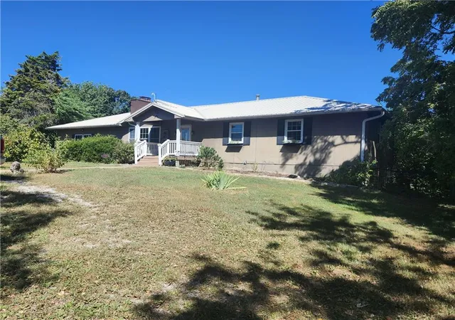 Photo 1 of Single family home for sale at 36405 Hedge Ln Rd, Paola, KS 66071 | MLS# 2640496 | Listing updated on 2026-09-30