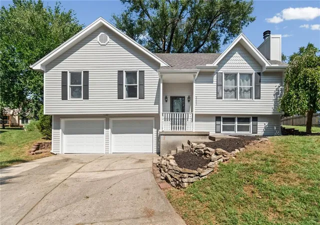 Photo 1 of Sale Pending at 3602 Ne 77th Terrace, Kansas City, MO 64119 | MLS# 2640510 | Listing updated on 2026-09-12