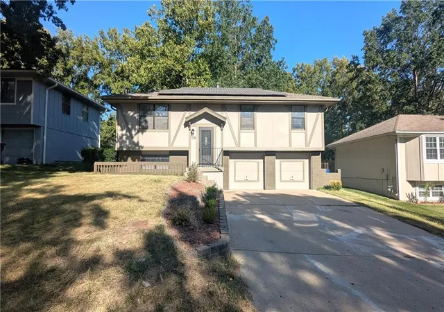 Photo 1 of Sale Pending at 1108 10th Street, Blue Springs, MO 64014 | MLS# 2640543 | Listing updated on 2026-09-09