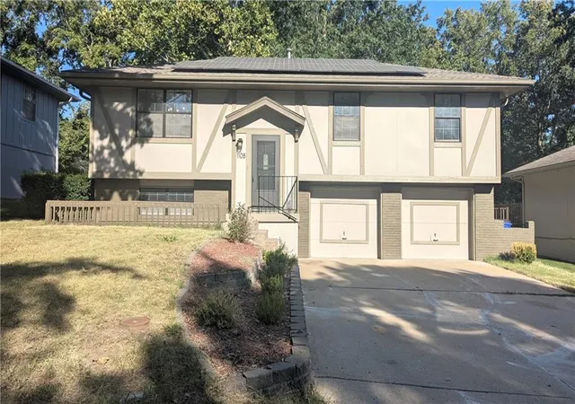 Photo 2 of Sale Pending at 1108 10th Street, Blue Springs, MO 64014 | MLS# 2640543 | Listing updated on 2026-09-09