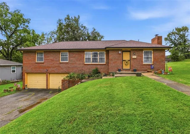 Photo 1 of Sale Pending at 5721 Georgia Ave, Kansas City, KS 66104 | MLS# 2640556 | Listing updated on 2026-09-15