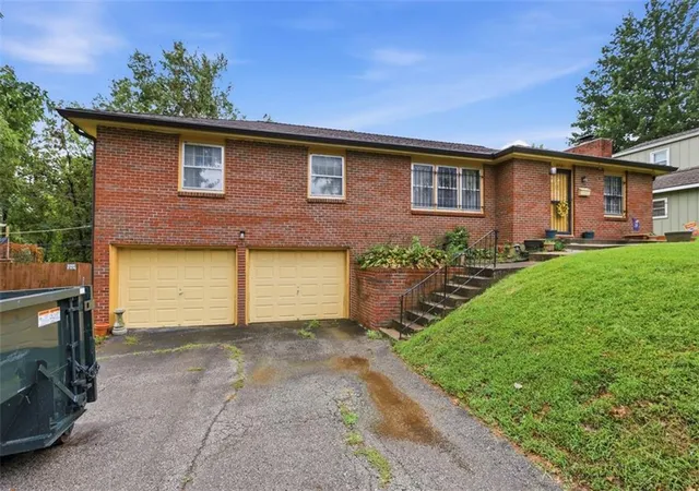 Photo 3 of Sale Pending at 5721 Georgia Ave, Kansas City, KS 66104 | MLS# 2640556 | Listing updated on 2026-09-15