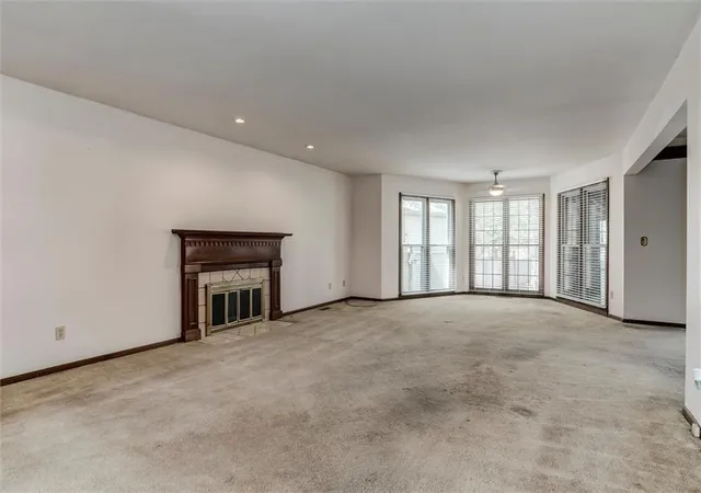 Photo 3 of Sale Pending at 9172 W 102nd Terrace, Overland Park, KS 66212 | MLS# 2640571 | Listing updated on 2026-09-12