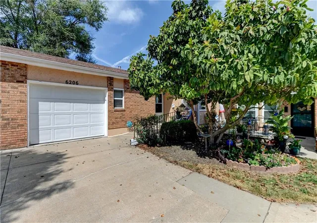 Photo 1 of Single family home for sale at 6206 Ash Ct, Raytown, MO 64133 | MLS# 2640616 | Listing updated on 2026-09-12