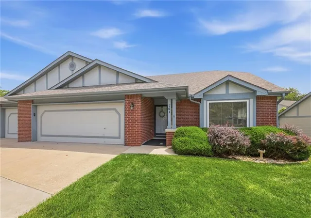 Photo 2 of Sale Pending at 761 N Somerset Ter, Olathe, KS 66062 | MLS# 2640618 | Listing updated on 2026-09-15