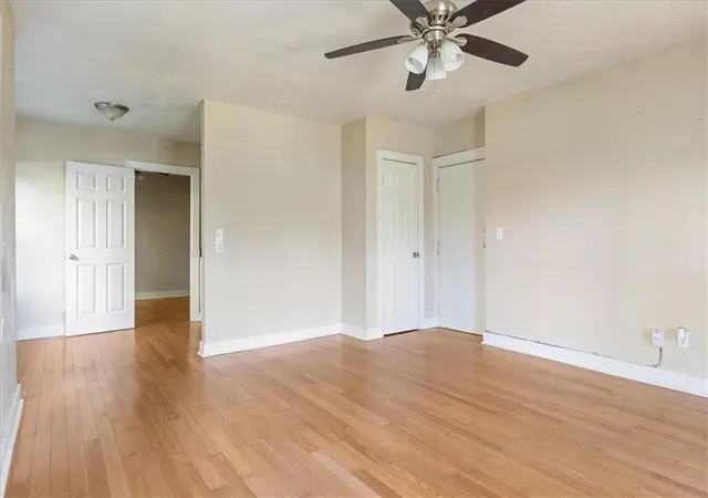 Listing Photo 4 - Condo for sale in building located at 3820 Walnut St, Kansas City, MO 64111