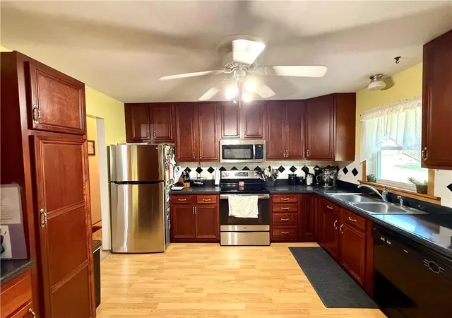 Photo 3 of Sale Pending at 1229 Crestview Dr, Maryville, MO 64468 | MLS# 2640625 | Listing updated on 2026-09-10